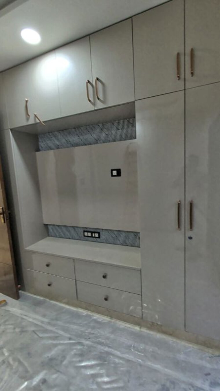 Bathroom, pitampura 2 Bedroom 1000 Sq.Ft. Builder Floor In Pitampura Delhi 10318757