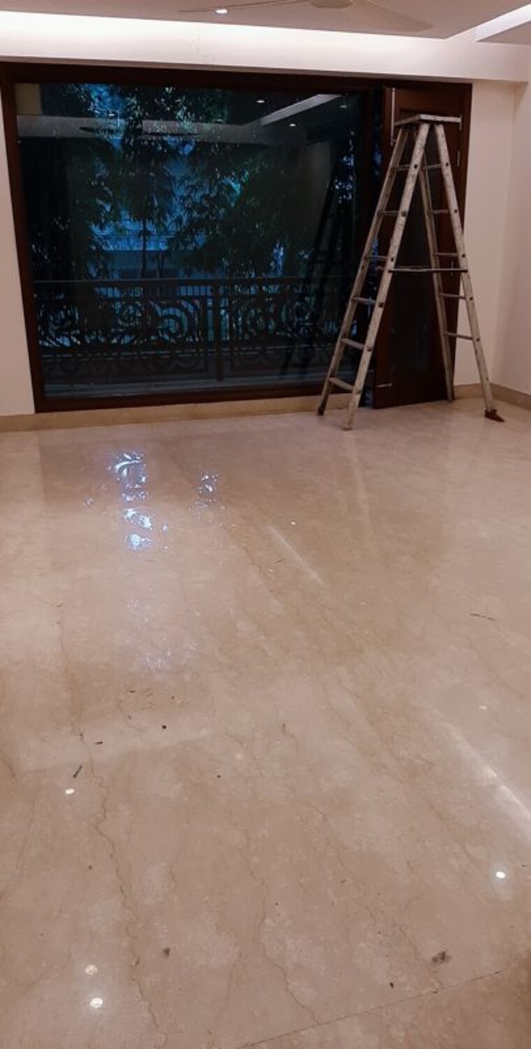 Room, panchsheel park 4 Bedroom 500 Sq.Yd. Builder Floor In Panchsheel Park Delhi 10318754