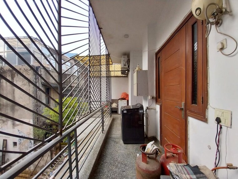 Balcony, sushant lok i 3 Bedroom 1800 Sq.Ft. Builder Floor In Sushant Lok I Gurgaon 10318764