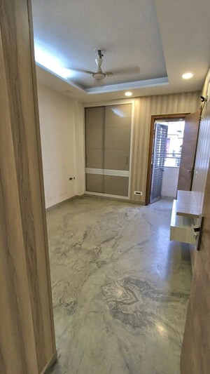 Room in 2 BHK Builder Floor at Pitampura – for Rent