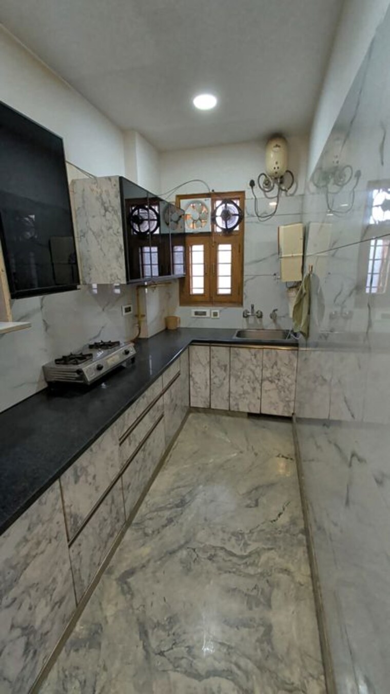 Kitchen, pitampura 2 Bedroom 850 Sq.Ft. Builder Floor In Pitampura Delhi 10318791