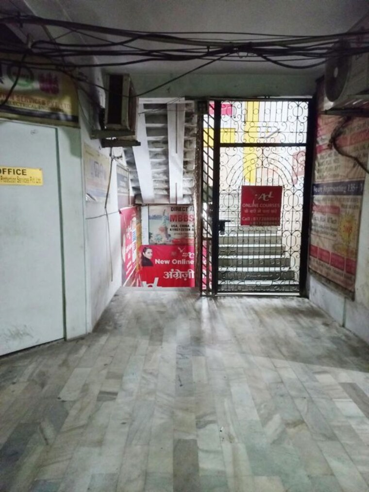 Room, goel-palace Commercial Office Space 600 Sq.Ft. In Indira Nagar Lucknow 10318796