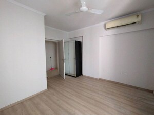 Room in 4 BHK Apartment at DLF Regal Gardens, Sector 90 – for Sale