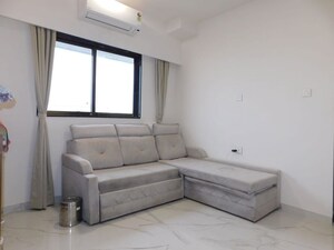 Bedroom in 3.5 BHK Apartment at Shubham Trident, Chembur – for Rent