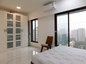 Bedroom in 3.5 BHK Apartment at Shubham Trident, Chembur – for Rent