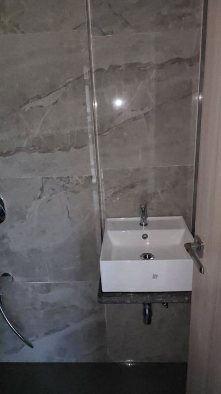 Bathroom, paradigm-antalya 2 Bedroom 600 Sq.Ft. Apartment In Oshiwara Mumbai 10318820
