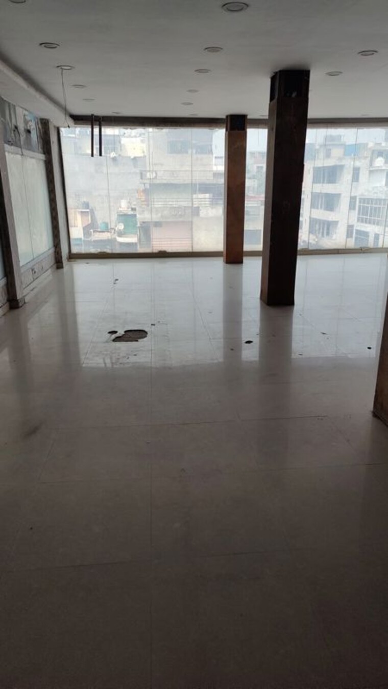 Room, rohini sector 8 Commercial Co Working Space 900 Sq.Ft. In Rohini Sector 8 Delhi 10318841