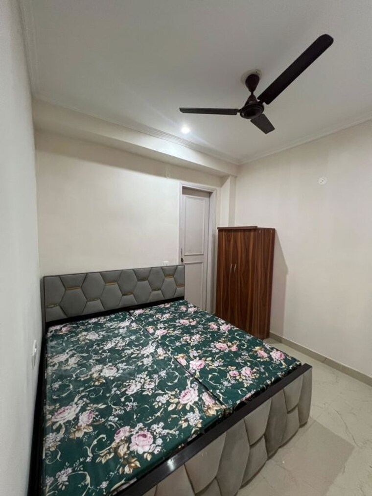 Bedroom, dlf-belvedere-towers  950 Sq.Ft. Builder Floor In Sector 24 Gurgaon 10318840