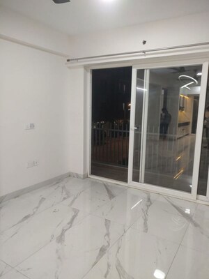 Room in 2.5 BHK Apartment at Smart World Gems, Sector 89 – for Rent