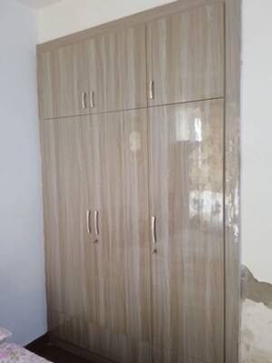 Furnished Amenities in 3 BHK Apartment at Mapsko Paradise, Sector 83 – for Sale