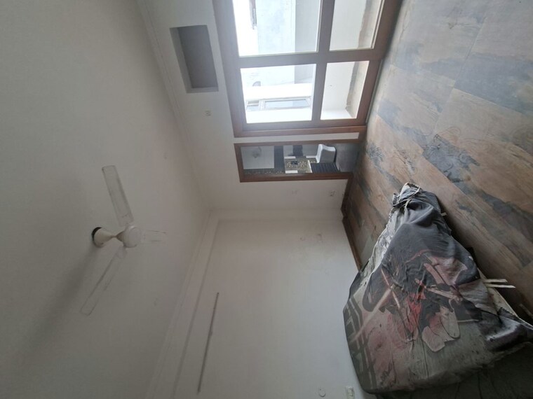  Parking, sector 48 3 Bedroom 300 Sq.Mt. Builder Floor In Sector 48 Noida 10318877