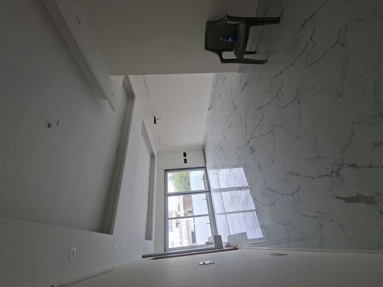 Bathroom, sector 48 3 Bedroom 300 Sq.Mt. Builder Floor In Sector 48 Noida 10318877