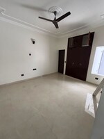 3 BHK + Pooja Room,Servant Room 260 Sq.Mt. Independent House in RWA Apartments Sector 61
