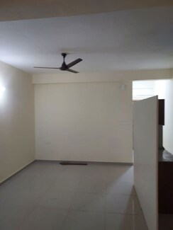 2 BHK Apartment For Rent in Pyramid Heights