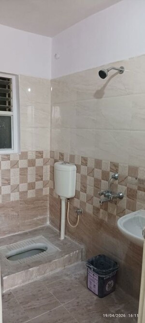 Bathroom in 2 BHK Apartment at Kolar rd – for Rent