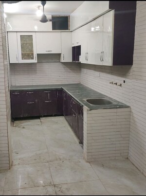 Kitchen in 3 BHK Builder Floor at Amrapali Vaishali, Vaishali Sector 3 – for Sale