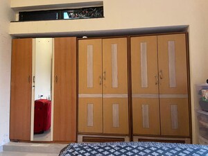 Furnished Amenities in 1 BHK Apartment at K Raheja Heights, Malad East – for Rent