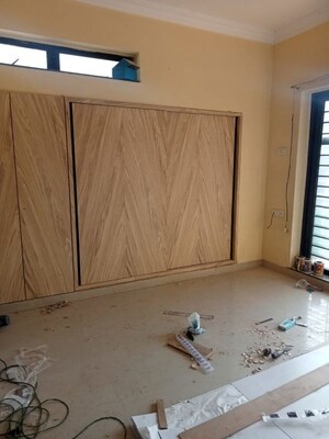 Room in 1 BHK Apartment at K Raheja Heights, Malad East – for Rent