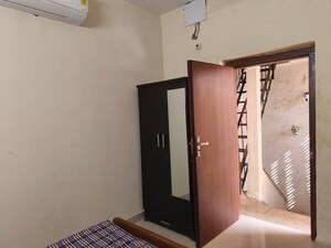 Furnished Amenities in 1 BHK Builder Floor at Freedom Fighters Enclave – for Rent