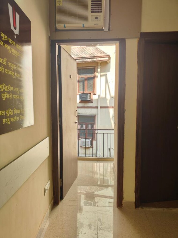 undefined, freedom fighters enclave 1 Bedroom 450 Sq.Ft. Builder Floor In Freedom Fighters Enclave Delhi 10318959
