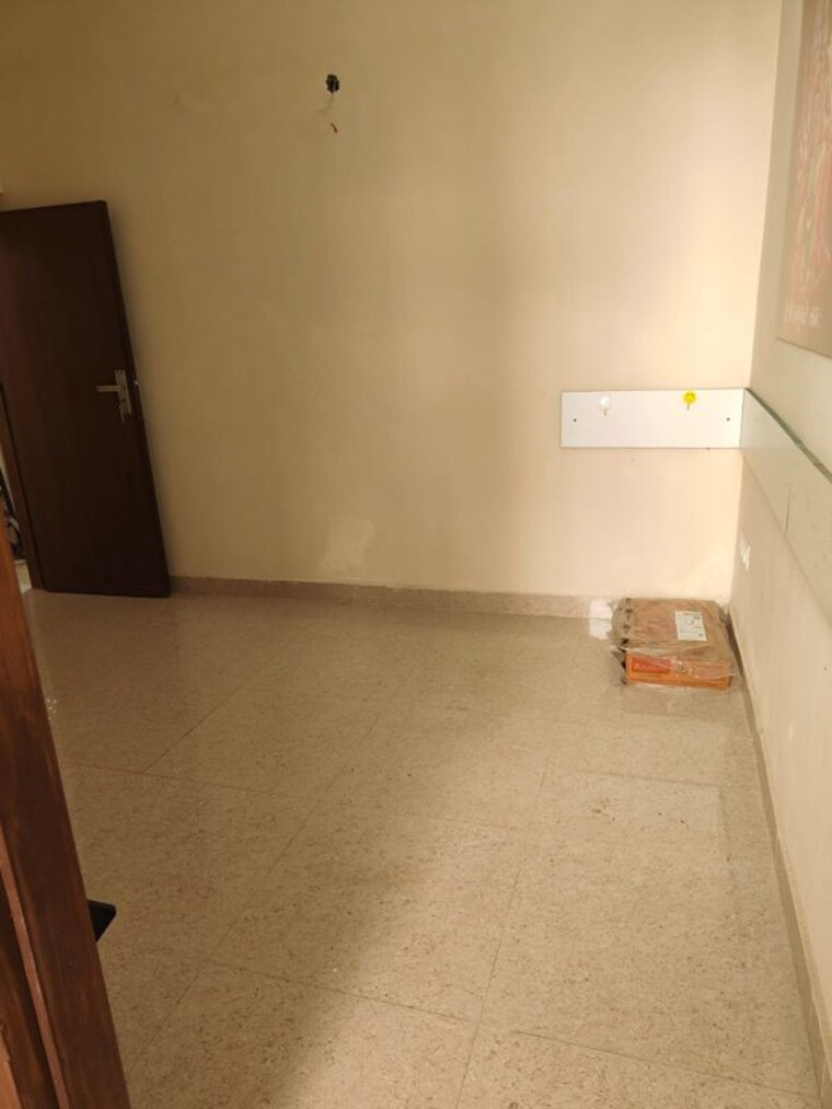 Room, freedom fighters enclave 1 Bedroom 450 Sq.Ft. Builder Floor In Freedom Fighters Enclave Delhi 10318959