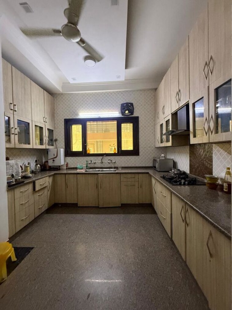 Kitchen, nehru enclave 3 Bedroom 2800 Sq.Ft. Builder Floor In Nehru Enclave Delhi 10318997