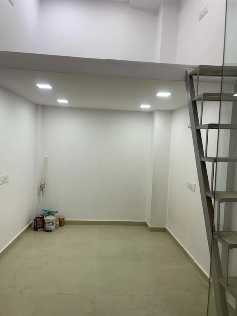 Team Area, rustomjee-eaze-zone-mall Commercial Office Space 100 Sq.Ft. In Malad West Mumbai 10318990