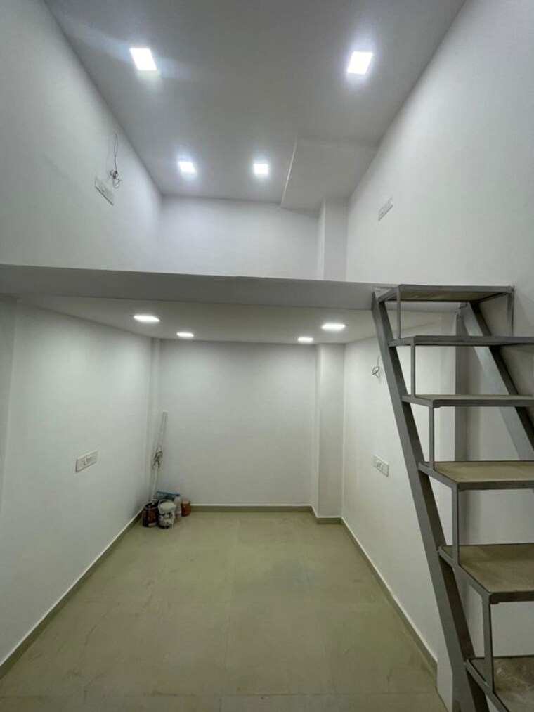 Team Area, rustomjee-eaze-zone-mall Commercial Office Space 100 Sq.Ft. In Malad West Mumbai 10318990