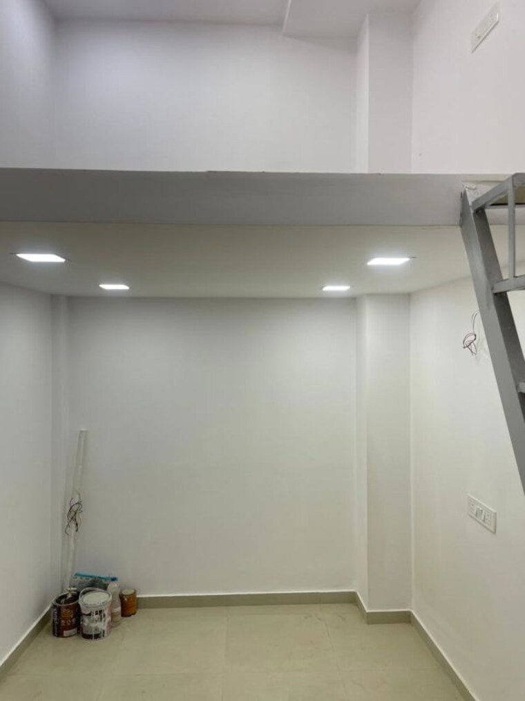 Team Area, rustomjee-eaze-zone-mall Commercial Office Space 100 Sq.Ft. In Malad West Mumbai 10318990