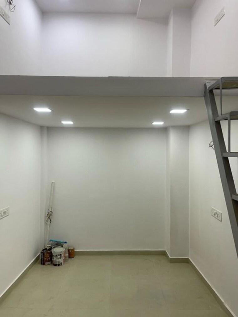 Team Area, rustomjee-eaze-zone-mall Commercial Office Space 100 Sq.Ft. In Malad West Mumbai 10318990