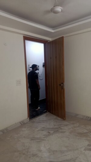 Room in 1 BHK Builder Floor at Chattarpur – for Rent