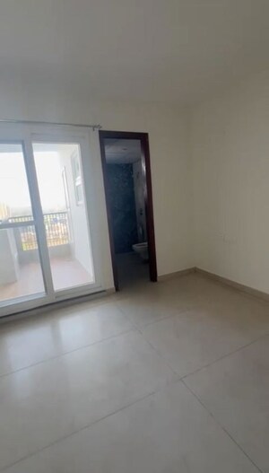 Room in 3 BHK Apartment at Malwa Escon Primera, International Airport Road – for Rent