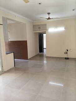2.5 BHK + Study Room Apartment For Rent in Antriksh Golf View