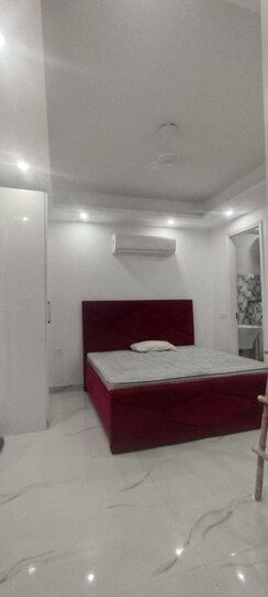 1 Rk+ Pooja Room Builder Floor For Rent in Freedom Fighters Enclave