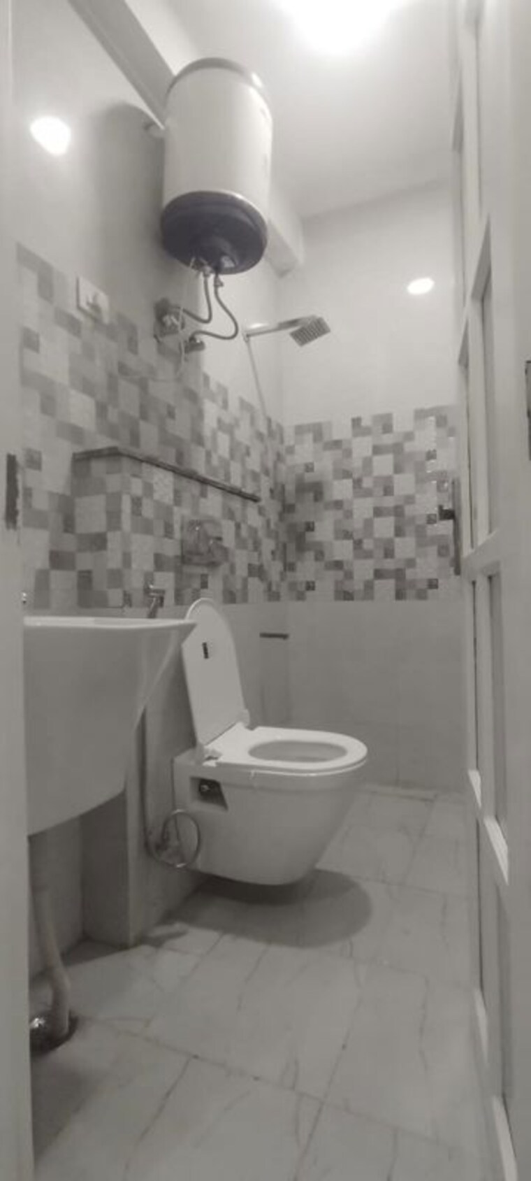 Bathroom, freedom fighters enclave 1 RK 350 Sq.Ft. Builder Floor In Freedom Fighters Enclave Delhi 10319015
