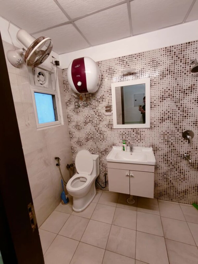 Bathroom, aditya-urban-casa 4 Bedroom 2030 Sq.Ft. Apartment In Sector 78 Noida 10319060