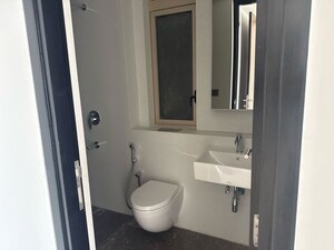Bathroom in 3 BHK Apartment at Lodha The Park Tower 6, Worli – for Rent