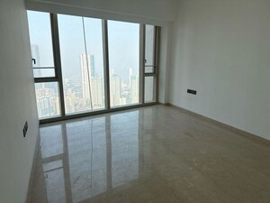 Room in 3 BHK Apartment at Lodha The Park Tower 6, Worli – for Rent