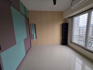 Room in 3 BHK Apartment at Paradise Sai World Empire, Kharghar – for Rent