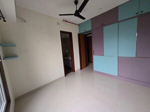 Room in 3 BHK Apartment at Paradise Sai World Empire, Kharghar – for Rent