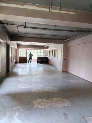 Parking in  Showroom at Sola – for Rent