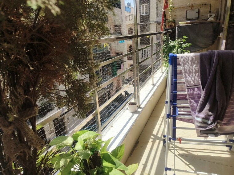 Balcony, rohini sector 16 3 Bedroom 1000 Sq.Ft. Builder Floor In Rohini Sector 16 Delhi 10319122