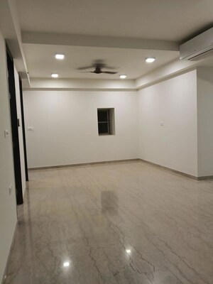 Room in 3 BHK Apartment at Lodha The Park Side, Worli – for Rent