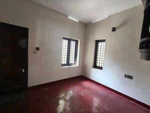 Room in  Showroom at Edappally – for Rent