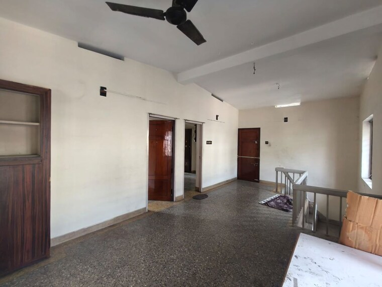 Room, edappally Commercial Showroom 1600 Sq.Ft. In Edappally Kochi 10319186