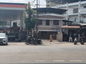 Parking in  Showroom at Edappally – for Rent