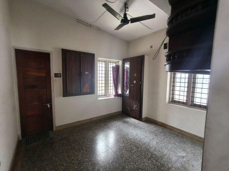 Room, edappally Commercial Showroom 1600 Sq.Ft. In Edappally Kochi 10319186