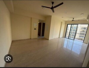 Room in 2 BHK Apartment at Kalpataru Immensa B, Kolshet Road – for Sale