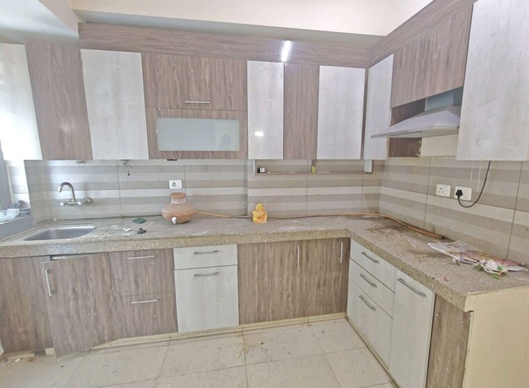 Kitchen, paras-dews 3.5 Bedroom 1770 Sq.Ft. Apartment In Sector 106 Gurgaon 10319202