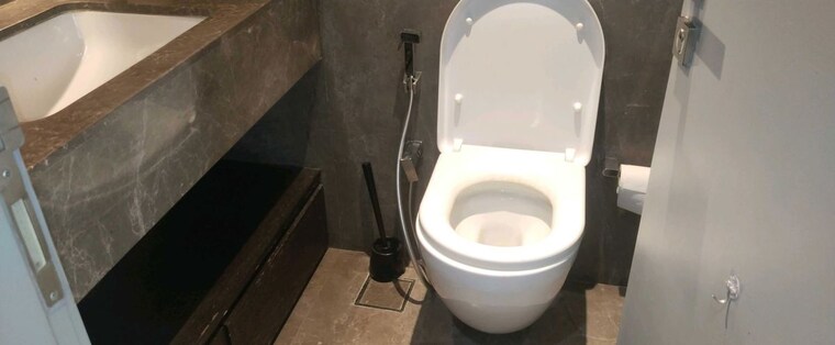 Bathroom, lodha-trump-tower 3 Bedroom 1370 Sq.Ft. Apartment In Worli Mumbai 10319198